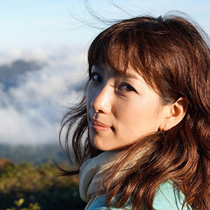 writer 小高 朋子